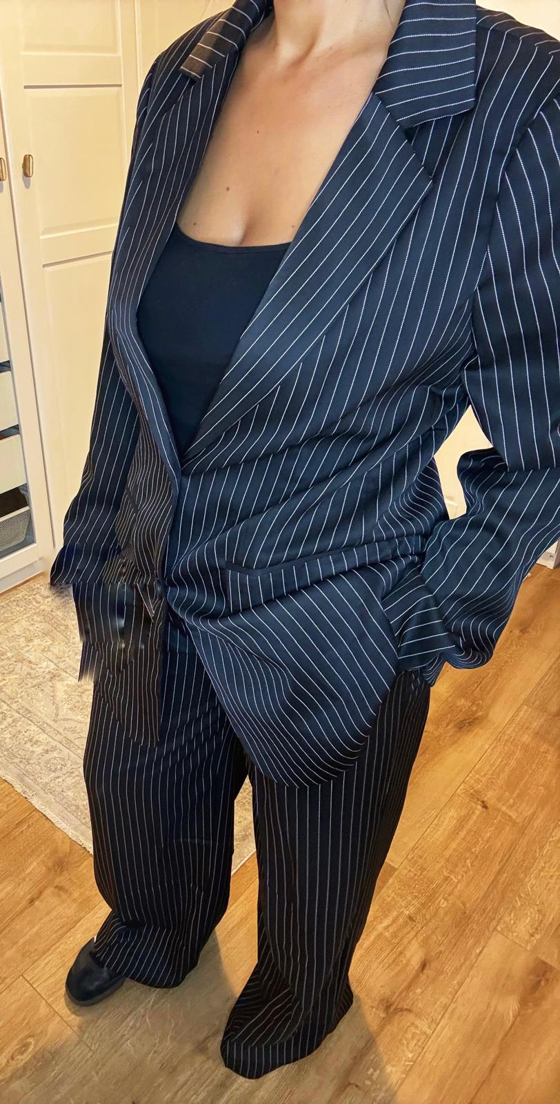 Tailleur LILA Veste + Pantalon à rayures - UNEEK